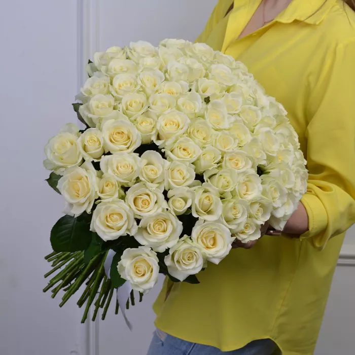 75 белых роз Premium 50 см