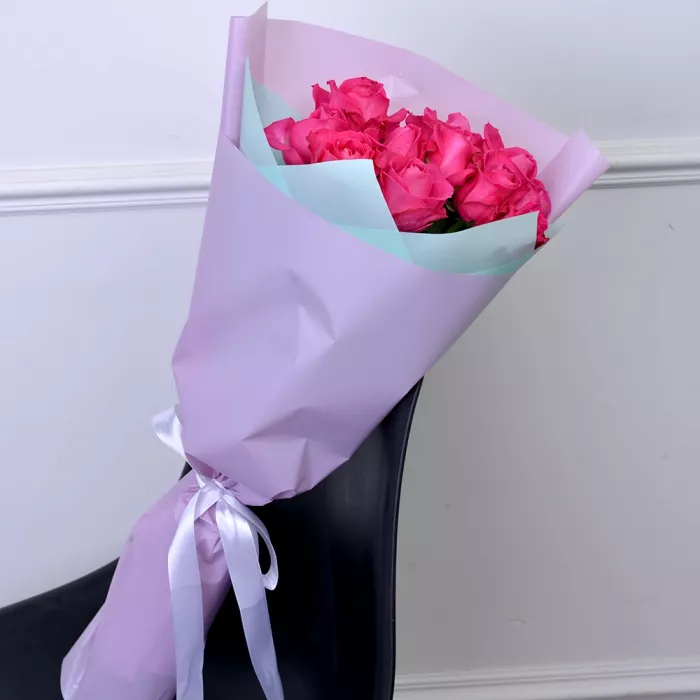 Букет из 11 малиновых роз 60 см