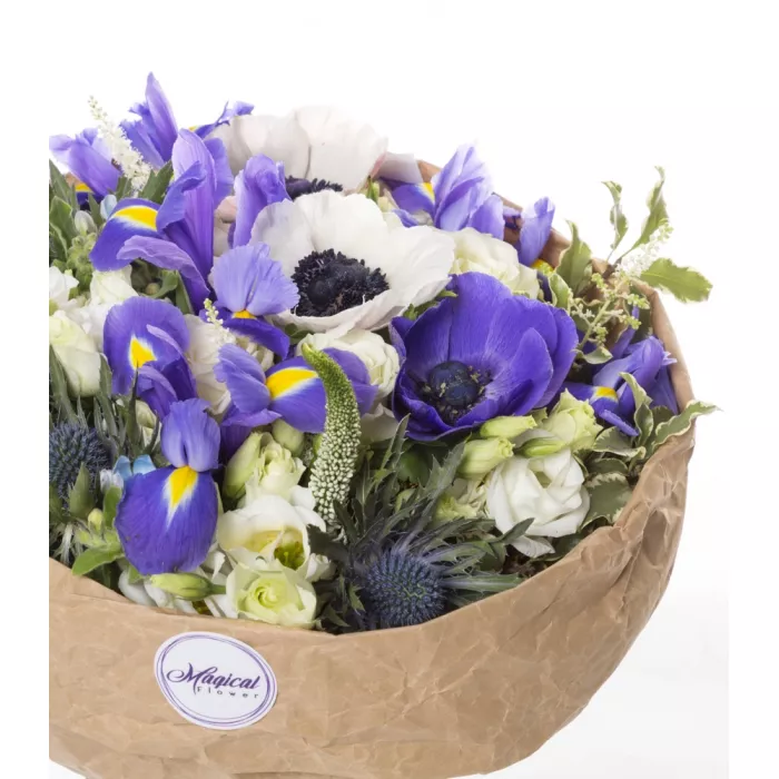 Букет из роз, ириса и эустом