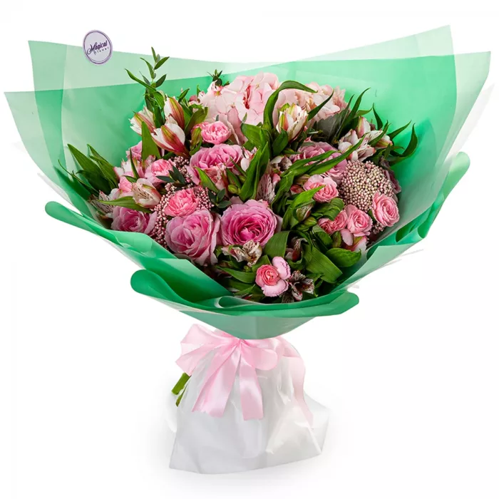 Букет из роз, гвоздик и гортензий