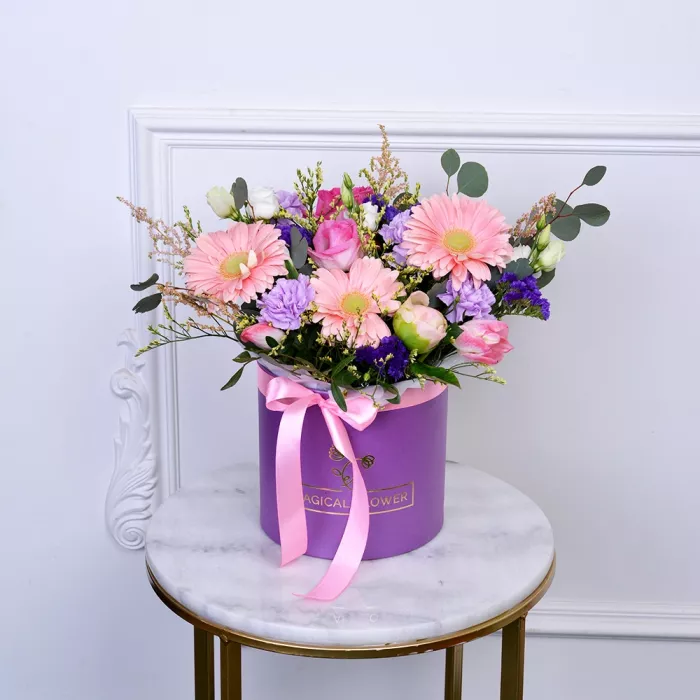 Букет из роз, эустом и гвоздик