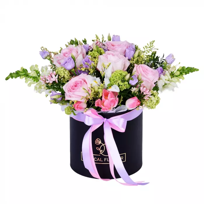 Букет из роз, эустом и гортензий