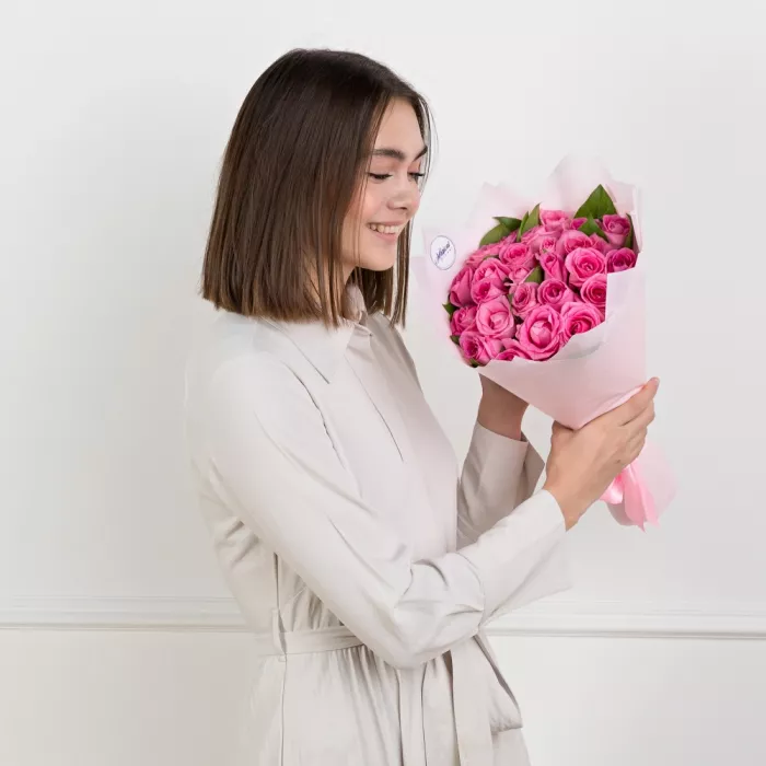 Букет из 25 розовых роз