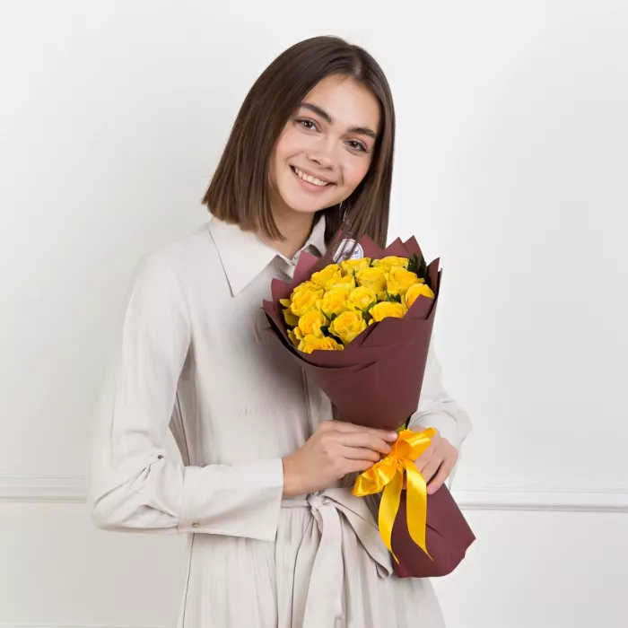 Букет из 15 желтых роз