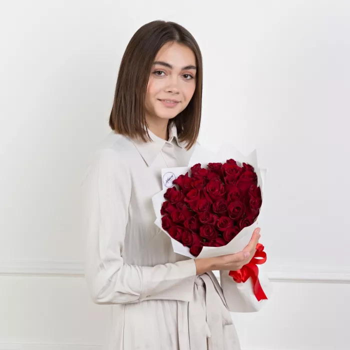 35 красных роз 40 см