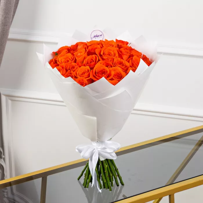 35 оранжевых роз