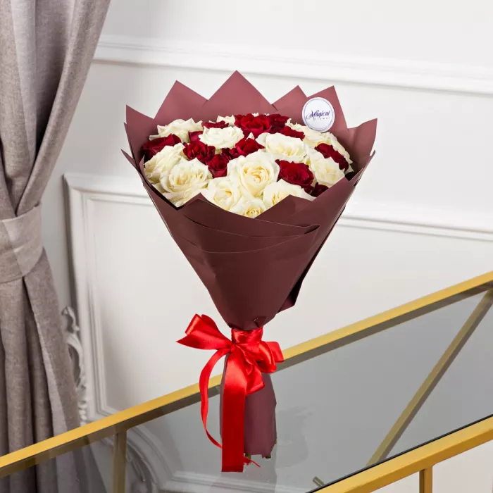 25 разноцветных роз 40 см