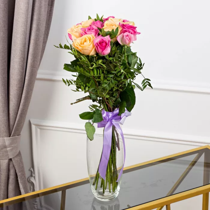 Букет из 19 разноцветных роз 60 см