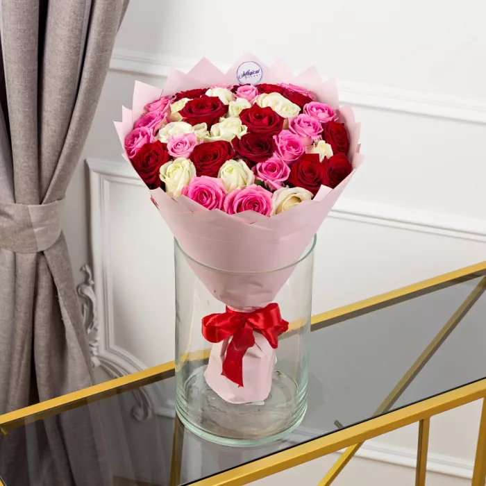 35 разноцветных роз 50 см "Ягодный микс"