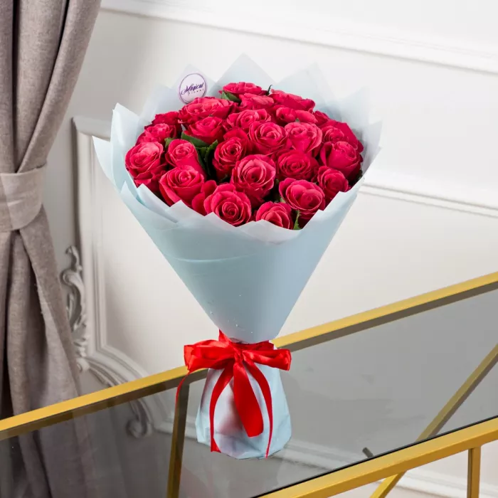 Букет из 25 малиновых роз